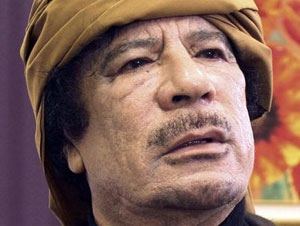 موكب مصفح عبَر ليبيا إلى الجزائر قد يكون على متنه القذافي وأبناؤه