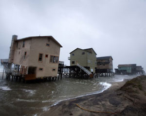 الإعصار إيرين يغلق نيويورك ويخلف قتلى    