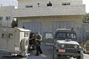 دعس وطعن 8 شرطيين اسرائيليين في تل ابيب