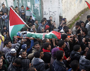 استشهاد فتى فلسطيني متأثراً بجراحه التي أصيب بها جراء قصف الاحتلال 