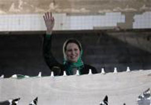 مصدر: ابنة القذافي وضعت طفلة في الجزائر