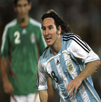 سابيلا ينصّب ميسي قائداً لـ"راقصي التانغو" ويسعى لبناء منتخب حوله سابيلا ينصّب ميسي قائداً لـ"راقصي التانغو" ويسعى لبناء منتخب حوله