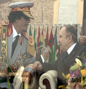 الجزائر ترفض دخول القذافي 