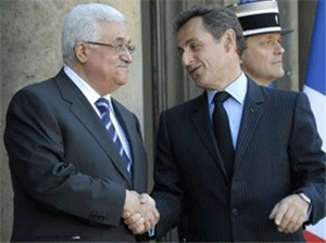 فرنسا ترمي عظمة - ساركوزي يقترح على ابو مازن دولة موديل الفاتيكان