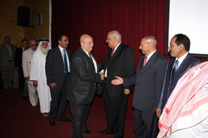 أسرة جامعة الزرقاء تتبادل التهاني بمناسبة عيد الفطر 