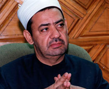 شيخ الأزهر يندّد بالاعتداءات على قوافل الإغاثة المتجهة إلى قطاع غزة