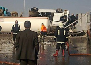 إصابة شخص إثر حادث تدهور صهريج محمل بمادة الافيول
