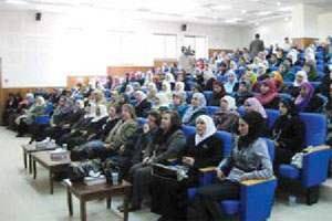 حلقة دراسية حول واقع المراة حلقة دراسية حول واقع المراة
