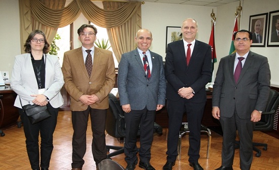 "الأردنية" تبحث التعاون في تدريس اللغات والسياحة والآثار مع "تولوز" الفرنسية