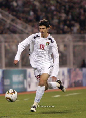 لاعب المنتخب الوطني بني ياسين يباشر تدريباته مع القادسية الكويتي  