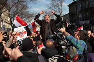 دعوة لمنع حلفاء مبارك من الترشح 