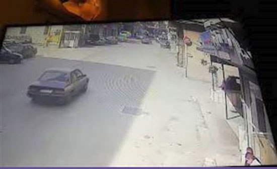 سائق يفقد السيطرة ويتعرض لحادث تصادم (فيديو) سائق يفقد السيطرة ويتعرض لحادث تصادم (فيديو)