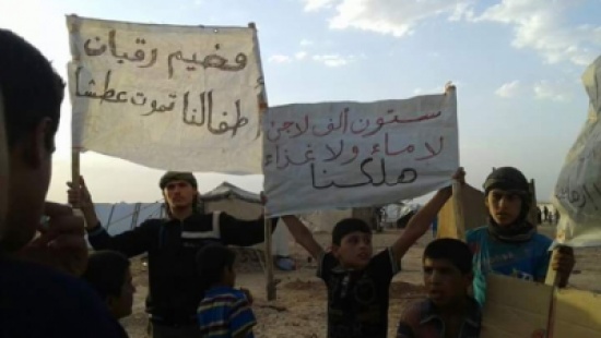 الأمم المتحدة تسلم أول مساعدات منذ شهور لنازحين سوريين على حدود الأردن