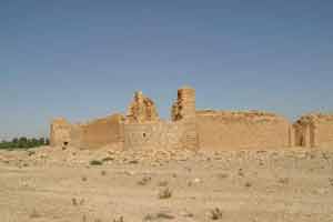 اهالي الحلابات ينفذون اعتصاما لمعالجة اوضاعهم البيئية 