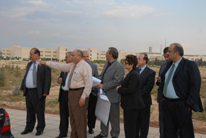 الهاشمية تعمل على إنشاء موقف جديد لحافلات نقل الطلبة في الجهة الشمالية للجامعة (صور) الهاشمية تعمل على إنشاء موقف جديد لحافلات نقل الطلبة في الجهة الشمالية للجامعة (صور)
