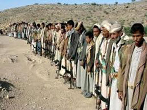 مقاتلو القبائل يستولون على قاعدة للحرس الجمهوري شرق العاصمة اليمنية