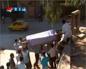 12 قتيلا وتواصل المظاهرات بسوريا  