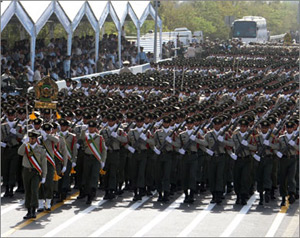 فرنسا تهدد إيران بضربة عسكرية 