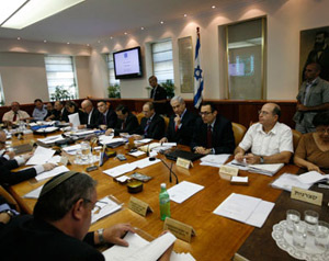 إسرائيل تميل لاستئناف المفاوضات   