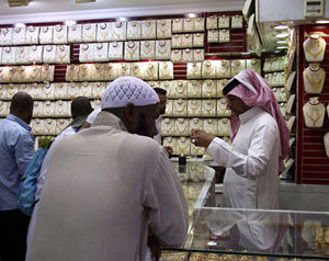 الرياض تهدد مستوردي البضائع الإسرائيلية    