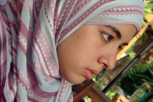 تلميذة مصرية شجاعة تتصدى لبلطجي لتعيد هاتفا مسروقا تلميذة مصرية شجاعة تتصدى لبلطجي لتعيد هاتفا مسروقا