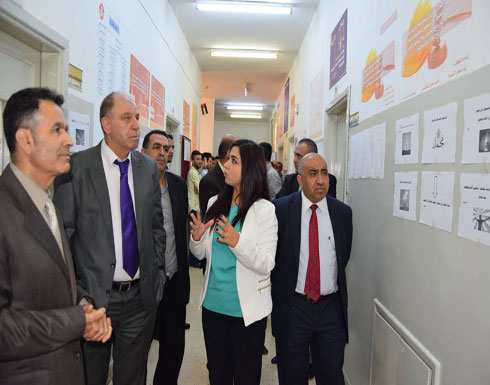 رئيس جامعة إربد الأهلية يفتتح مجلة حائط كلية القانون في الجامعة