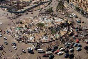 الشرطة المصرية تخلي ميدان التحرير من المتظاهرين