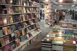 غضب بالجزائر من كتاب يدعو إلى الكفر.. ويعتبر السجود لله "مذلة"