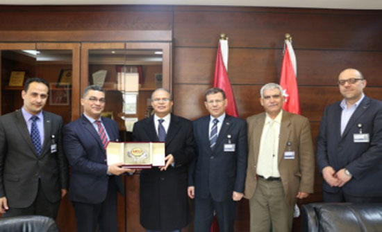 السفير الليبي يزور جامعة الشرق الأوسط السفير الليبي يزور جامعة الشرق الأوسط