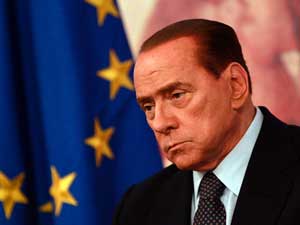 دفاع برلسكوني يسعى لتعليق محاكمته 