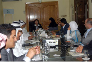 وفدان عماني وسعودي يطلعان على تجربة مجلس الاسرة 