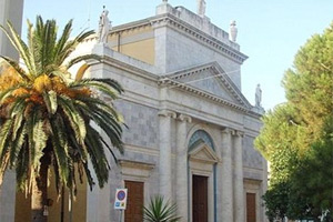 مسيحي يقتلع عينيه بيديه بعد عظة بكنيسة إيطالية