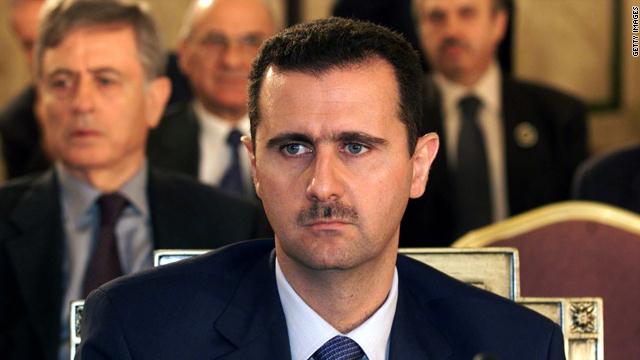 عقيد منشق يدعو لحصار الأسد جواً وبحراً ومناورة تركية عند الحدود