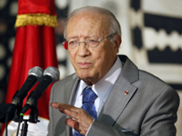 رئيس الوزراء التونسي: العملية الانتقالية أكثر صعوبة من الاستقلال 