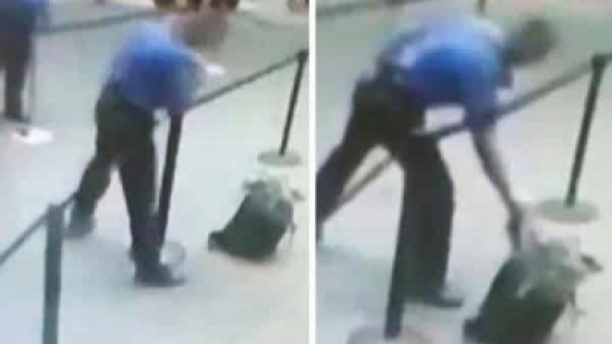 شاهد: ذعر في مطار أميركي إثر انبعاث دخان من حقيبة