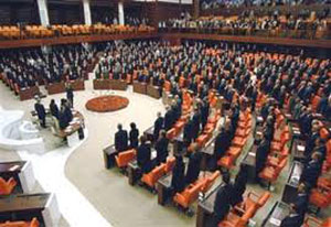 البرلمان التركي يقرر القيام بعمليات عسكرية في شمال العراق