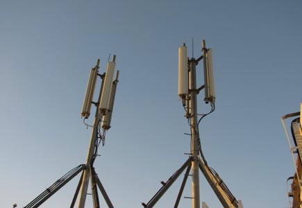 الحكومة تسحب ترخيص شركة اتصالات بعثت مسجات لزبائنها عن استقالة الحكومة الحكومة تسحب ترخيص شركة اتصالات بعثت مسجات لزبائنها عن استقالة الحكومة