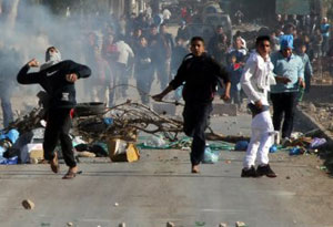 الشرطة التونسية تتصدى لمحتجين اسلاميين بالغاز المسيل للدموع