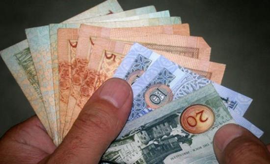صرف إكراميات نقدية لأسر شهداء الأمن العام صرف إكراميات نقدية لأسر شهداء الأمن العام