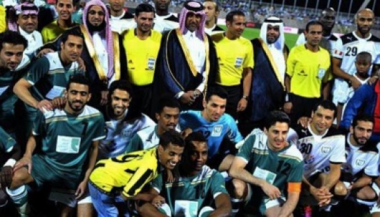 فيديو..نجوم العالم المسلمين يتغلبون على نجوم المنتخب السعودي فيديو..نجوم العالم المسلمين يتغلبون على نجوم المنتخب السعودي