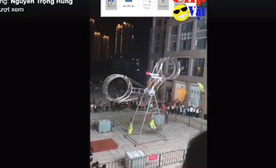 شاهد : سقوط مروع للاعب سيرك أثناء عرض أكروباتي