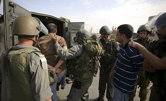 الاحتلال يشن حملة اعتقالات بالضفة والقدس الاحتلال يشن حملة اعتقالات بالضفة والقدس