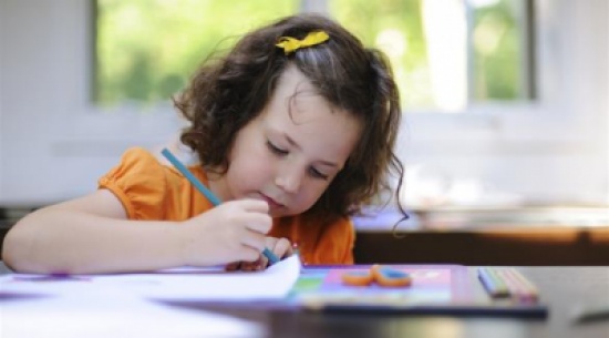 كيف تعلّم طفلك حروف الأبجدية قبل المدرسة؟