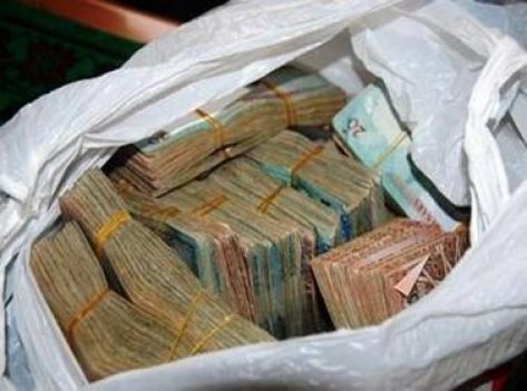 200 مواطن اتصلوا بكركي عثر على مبلغ كبير من الاموال 200 مواطن اتصلوا بكركي عثر على مبلغ كبير من الاموال