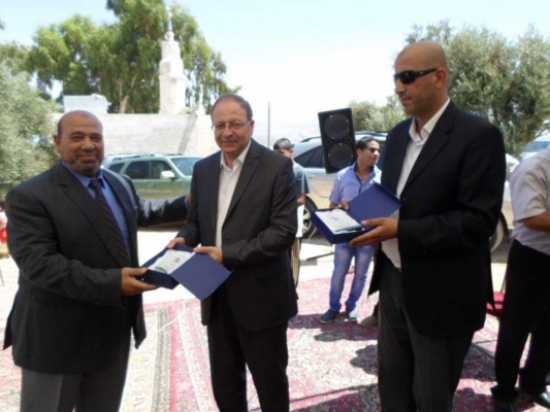 بالصور ... تكريم طلاب بالتوجيهي في بلدة نحلة جرش