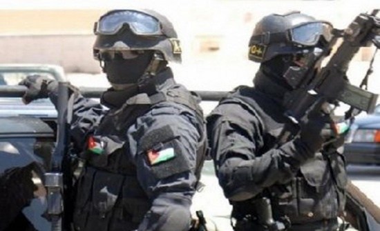 صور : القبض على شخصين بحوزتهم قطع اثرية