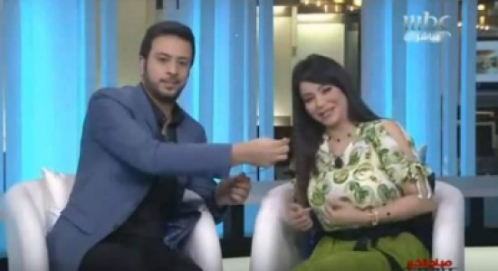 موقف محرج لـ لجين عمران على الهواء