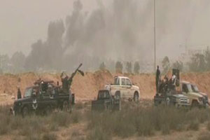 قوات القذافي تستعيد السيطرة على مناطق في سرت