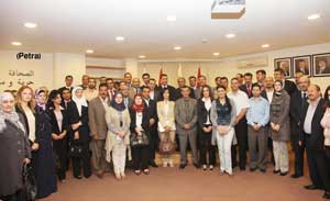 صحفيون يؤدون اليمين القانونية بحضور وزير الدولة لشؤون الاعلام والاتصال 