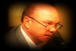 الفايز يحذّر (النواب) من إنكار حملهم جنسية أجنبية الفايز يحذّر (النواب) من إنكار حملهم جنسية أجنبية